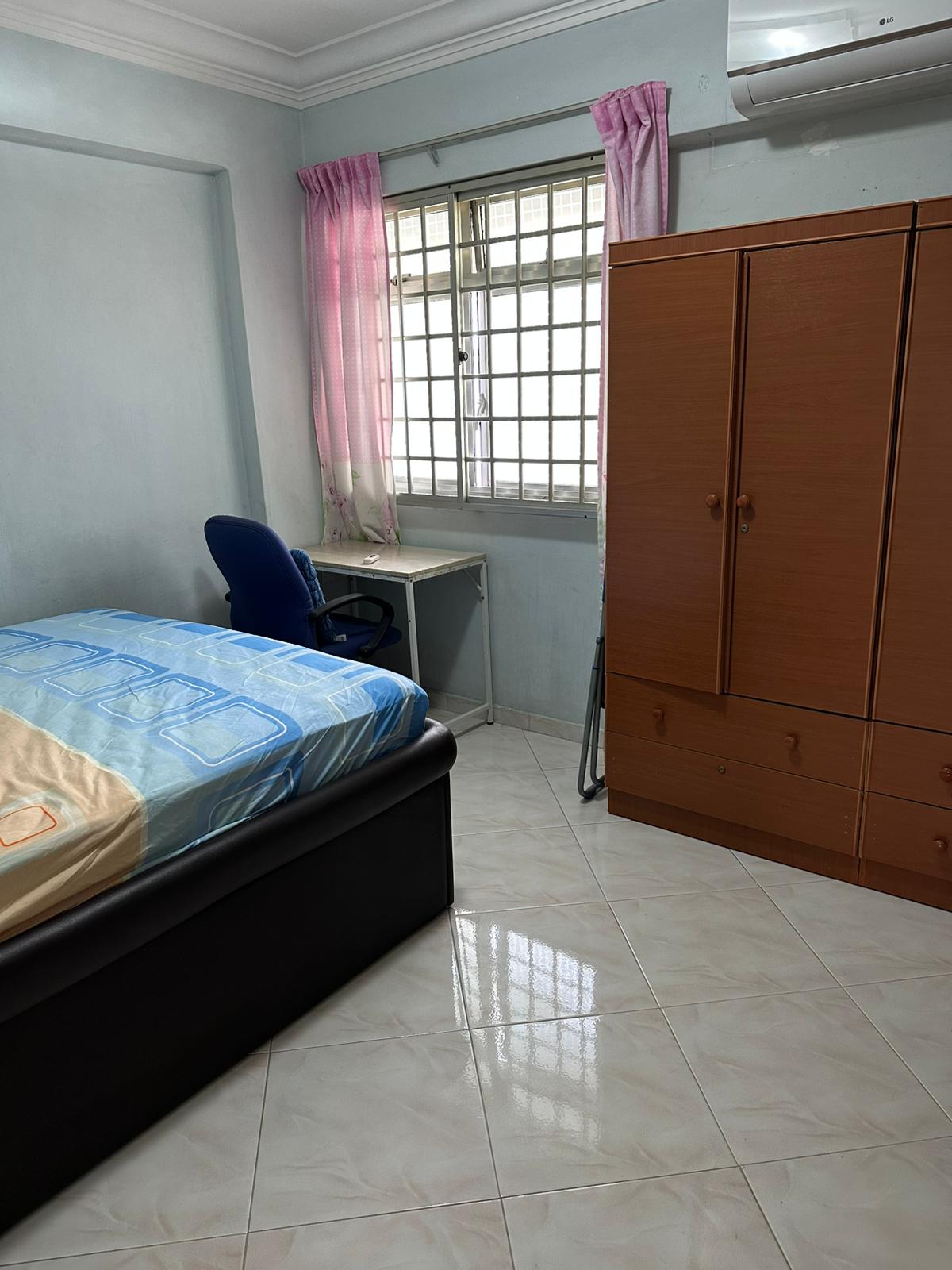 Common room with Aircon @ Choa Chu Kang Ave 4 for RENT